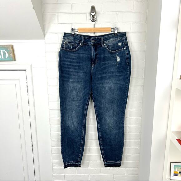 Judy Blue Distressed Skinny Fit Jeans Size 16W - Picture 1 of 11